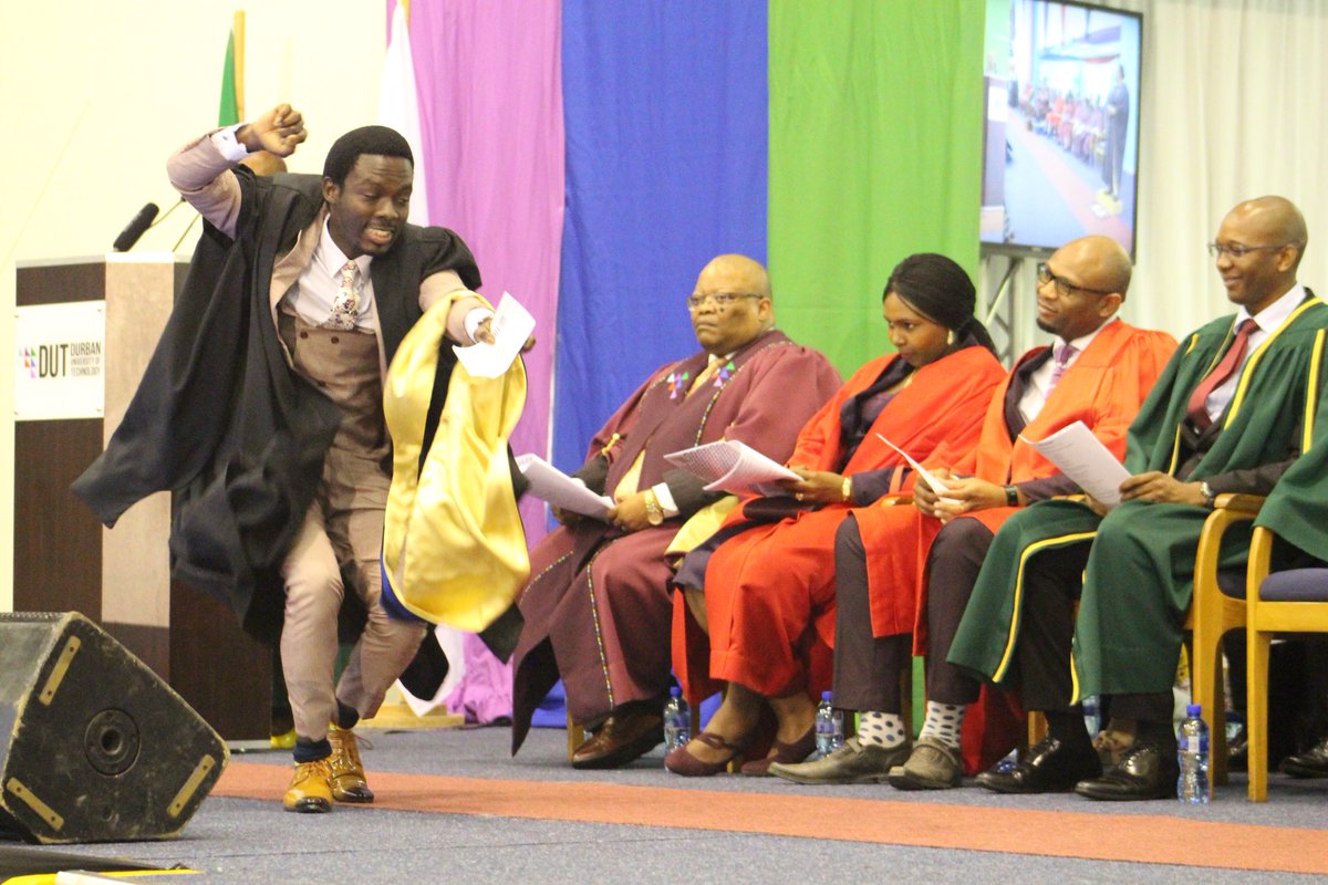 DUT_Tweets's tweet image. Final session for the Faculty of Accounting and Informatics was LIT #DUTGrad19  @RadioDUT @DUTAlumni