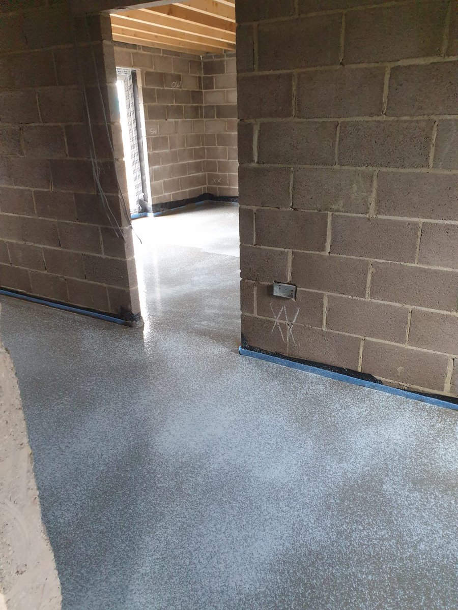 dragon_heating's tweet photo. 50mm Cemfloor screed laid on Standar tacker system. 
This is the project in Knaresbrough.😃
#ufh #screed #dragon #knaresbrough https://t.co/KGHLWnO6zH