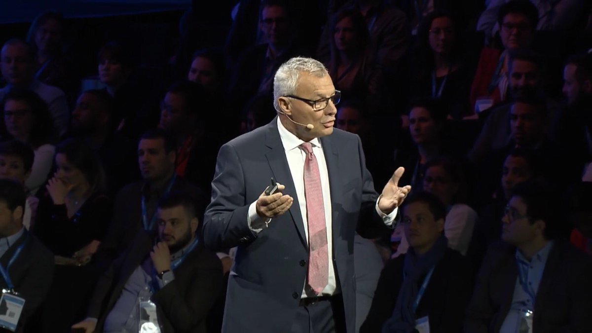 SCC_Info's tweet photo. C’est le deuxième jour du #KOSCC19 et cette fois il est dédié à nos collaborateurs ! Notre Direction Générale ouvre le bal avec un retour sur nos performances et sur nos perspectives business à venir 📷
#Limitless @didierlejeune1 @SCCJamesRigby https://t.co/P0GdECv0hc