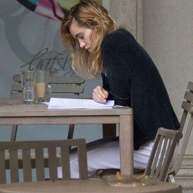 thatssohaute's tweet photo. mood for the upcoming finals week https://t.co/3FBTmY8cHS