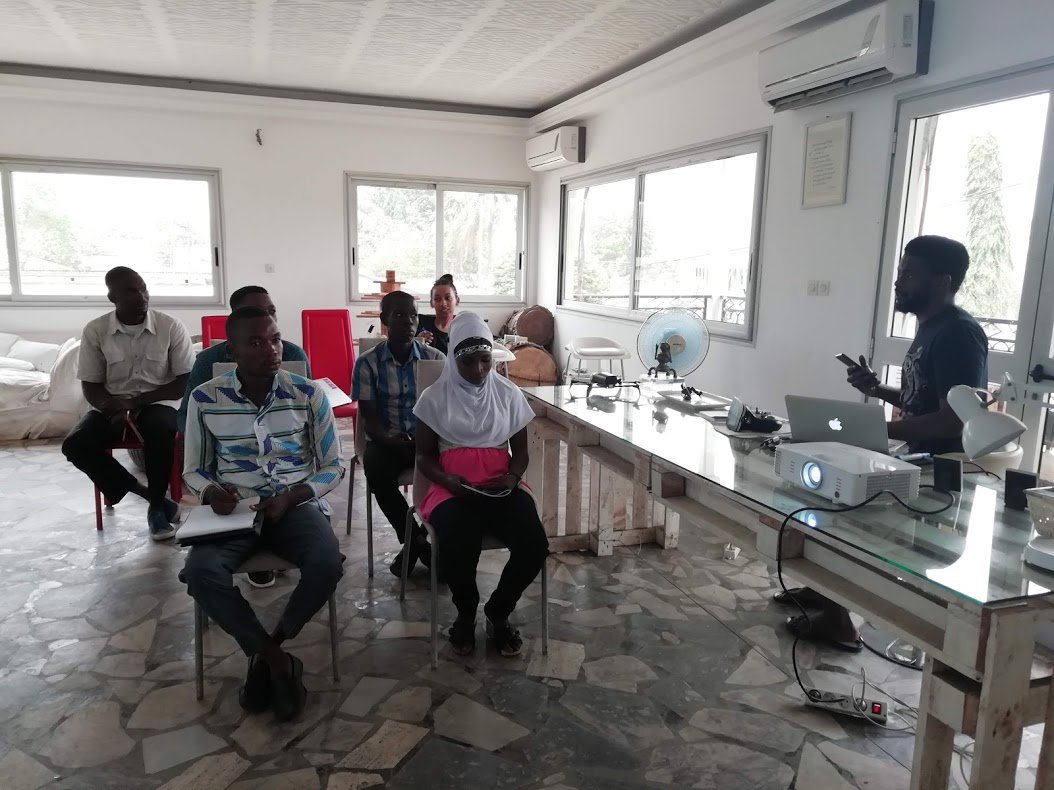Lomé au Togo, pionnière en matière de démocratie technologique avec ses <a href="/woelab/">HubCity WoeLab</a>  : loom.ly/ujPlQjo
#LowHighTech #HubCité #WAfate