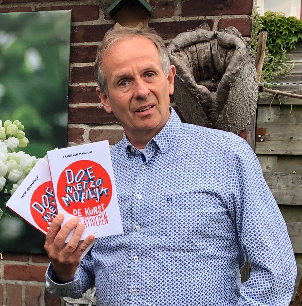 Nieuws: mijn boek Doe niet zo moeilijk, de kunst van het relativeren verschijnt morgen! Hij is nu echter nu al te bestellen, zodat je hem morgen ook écht in huis hebt. bit.ly/2Ht9e3M Zou je dit bericht willen delen?