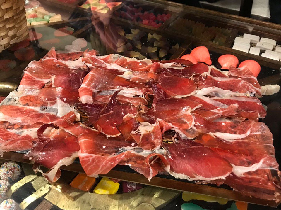 LOS IBÉRICOS DE LA CEPA. 

📷 @JohnFruehe 

#LaCepa #ParteVieja #Donostia #SanSebastian #Ibéricos #Restaurante #Bar #Foodies #AldeZaharra #Gastronomía