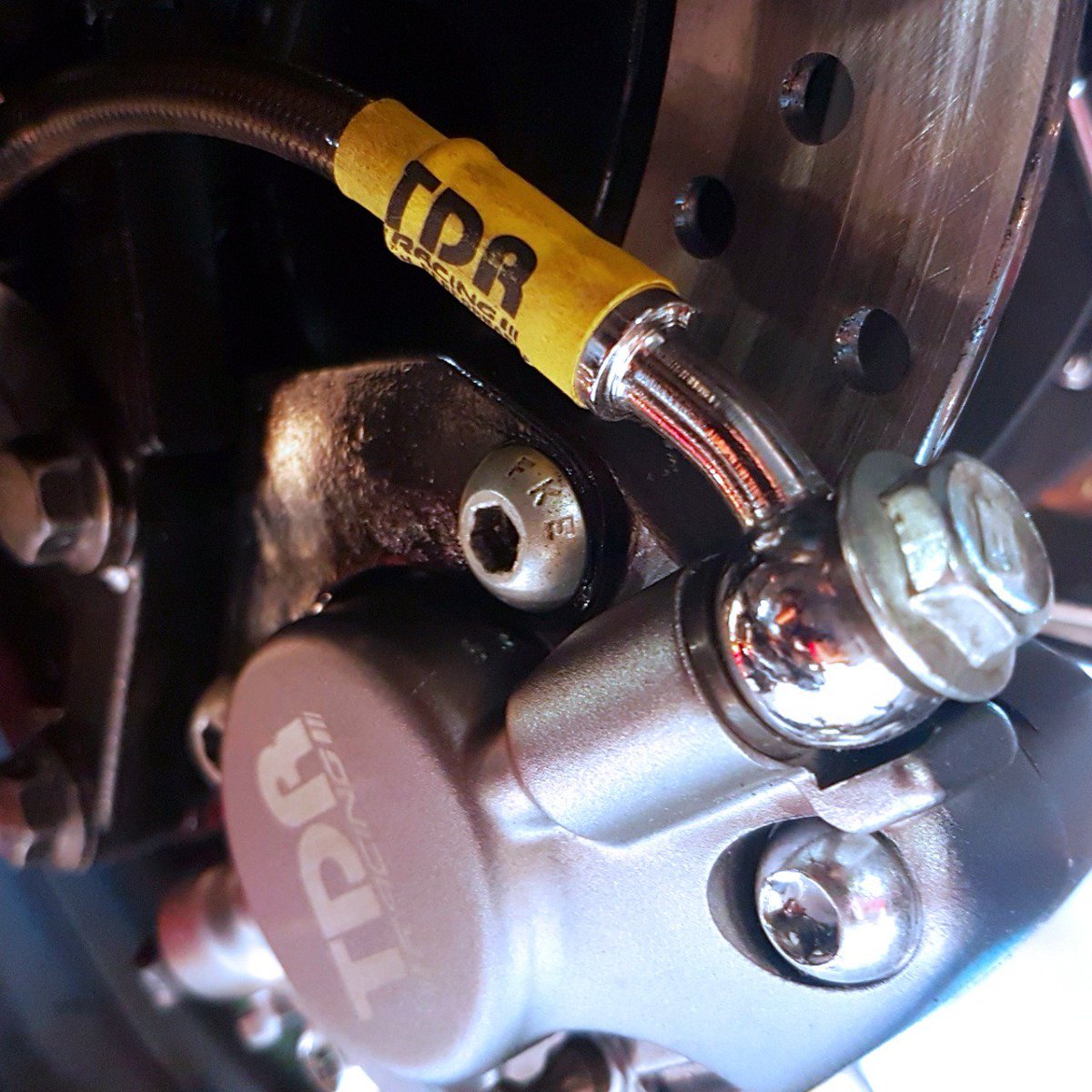 TDR_RACING's tweet photo. TDR Brake Hose developed with high quality stainless steel that allows no shape alteration towards master pump's high pressure. Steadily applicable in high temperature conditions. - https://t.co/nU0NBmEVRI
.
#HighPerformanceBrakeSystems #Handling #BrakeSystems #BrakeHose https://t.co/2GvCvP6VnW