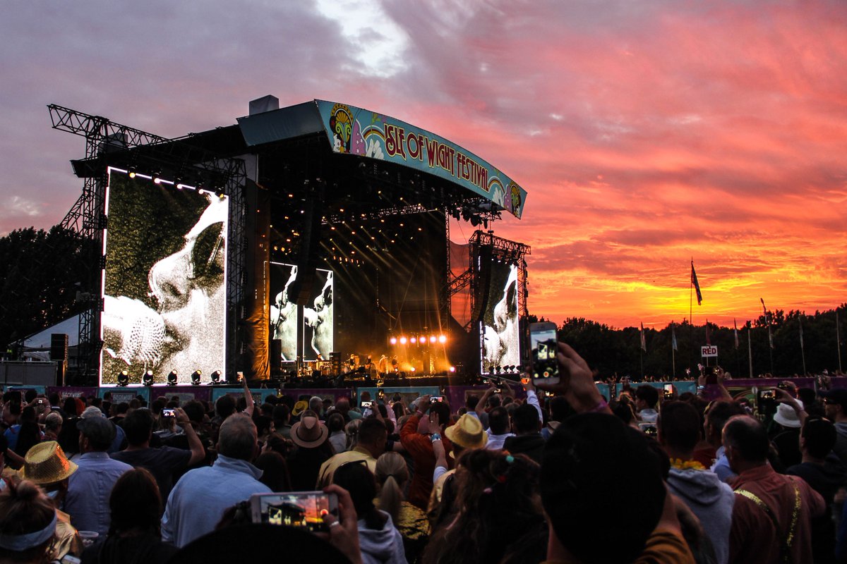 Gigwise's tweet photo. ☀️WIN tickets to Isle of Wight Festival 2019!☀️

We're giving away one pair of weekend camping tickets for this year's festival (13-16 June.)

RT this Tweet and follow us @Gigwise and @IsleOfWightFest for your chance to win!

Winner announced 1 June 🌺 https://t.co/SJKugaEHyL