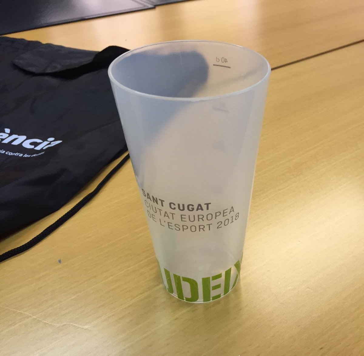 tfrontcapdelrec's tweet photo. A la Transfronterera Cap del Rec 2019 apostem pel reciclatge 🤙🤙
Us donarem un got abans a la sortida i en els avituallament no n'hi haurà de plàstic 🚯
(Si voleu portar el vostre got, millor!)
Per cert, got gentilesa de l'@ajsantcugat - @EloiRovira ❤️
#TFrontCapdelRec2019 https://t.co/b9jTZReP0u