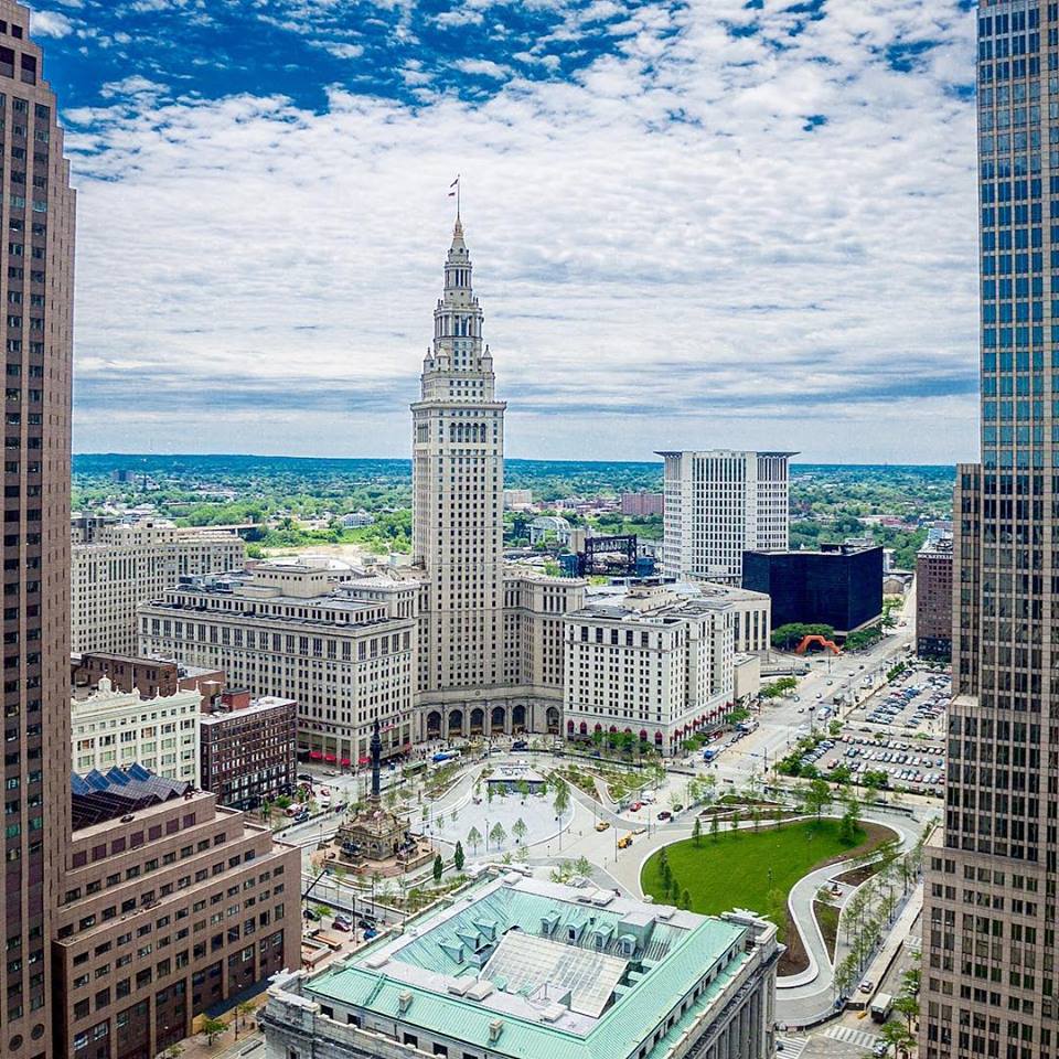 clevelanddotcom's tweet image. Happy Tuesday, Cleveland. This is hands down one of the most breathtaking photos of downtown. ❤️ 

Photo: @aerialagents
