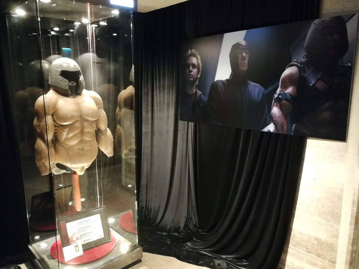 OskiSozanski's tweet photo. Wczoraj był #XMenDay, więc muszę polecić jedno magiczne miejsce we Wrocławiu.
Zwłaszcza wszystkim fanom #XMen. Jest Juggernaut, jest hełm Magneto. Wkrótce będzie kostium Mystique. Miłośnicy innych filmów też znajdą coś dla siebie. Zapraszam. Warto.
#Wrocław #Wroclove #MovieGate https://t.co/g4WJIR4jh1