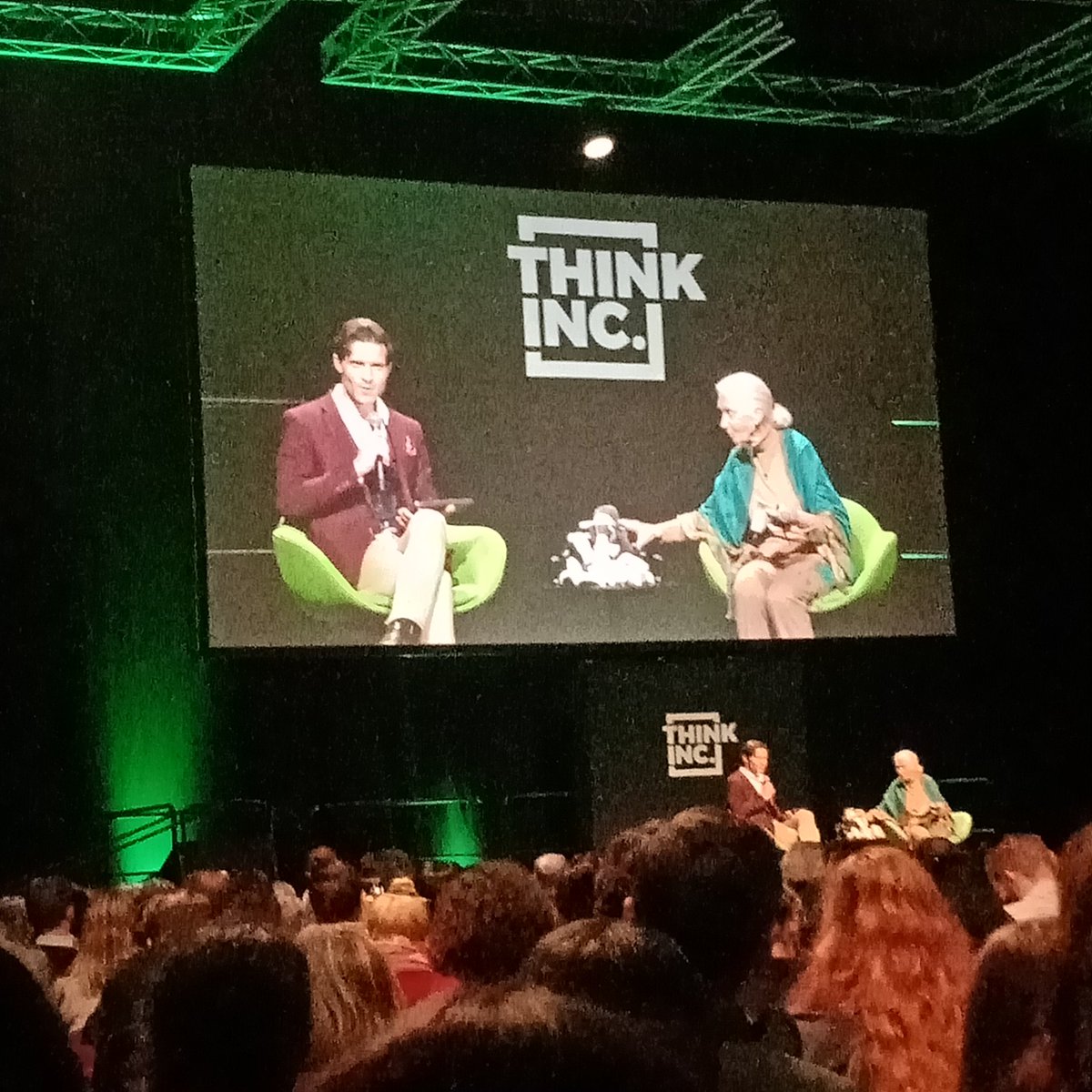 PNgsabrina's tweet photo. The moment the host asked if there is any @WomenSciAUST here and request us to stand up, I teared as I stood. I felt stronger, not just as a person, but as us #WomenInScience and we are making a difference with what we do ๐ช #SciComm Thank you โค #ThinkGoodall https://t.co/CANARuskLr
