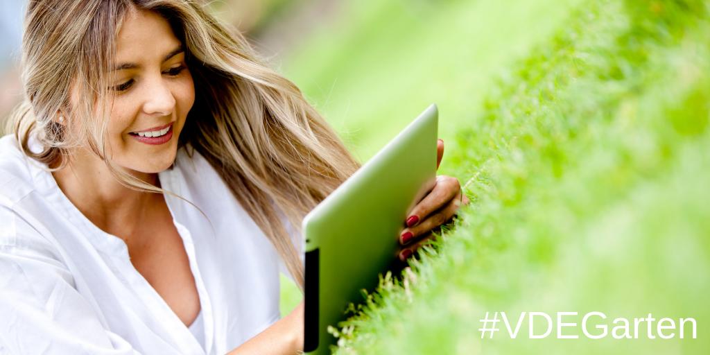 VDEinstitut's tweet photo. Kennen Sie das? Sie hatten einen stressigen Tag und keine Zeit mal ein paar Tweets zu lesen? Kein Problem! Alles, was Sie heute zum Thema #VDEGarten verpasst haben, finden Sie auf unserer Webseite https://t.co/g098zofHjp https://t.co/xFnBprcRBK