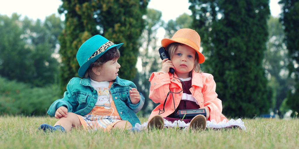 VDEinstitut's tweet photo. Wie muss sich ein #Mähroboter verhalten, wenn plötzlich ein Kleinkind auf dem Rasen sitzt? Genau: Er muss stoppen! Damit das gewährleistet ist, sollten Produkte auf ihre #FunktionaleSicherheit geprüft werden: https://t.co/f7alMvYOCG #VDEGarten https://t.co/3vfzyrqFx2