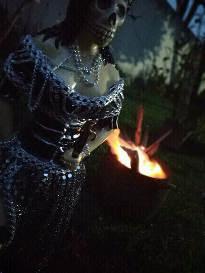 Sacode o pó que chegou Rosa Caveira 💀💜 #maosdesanteiro