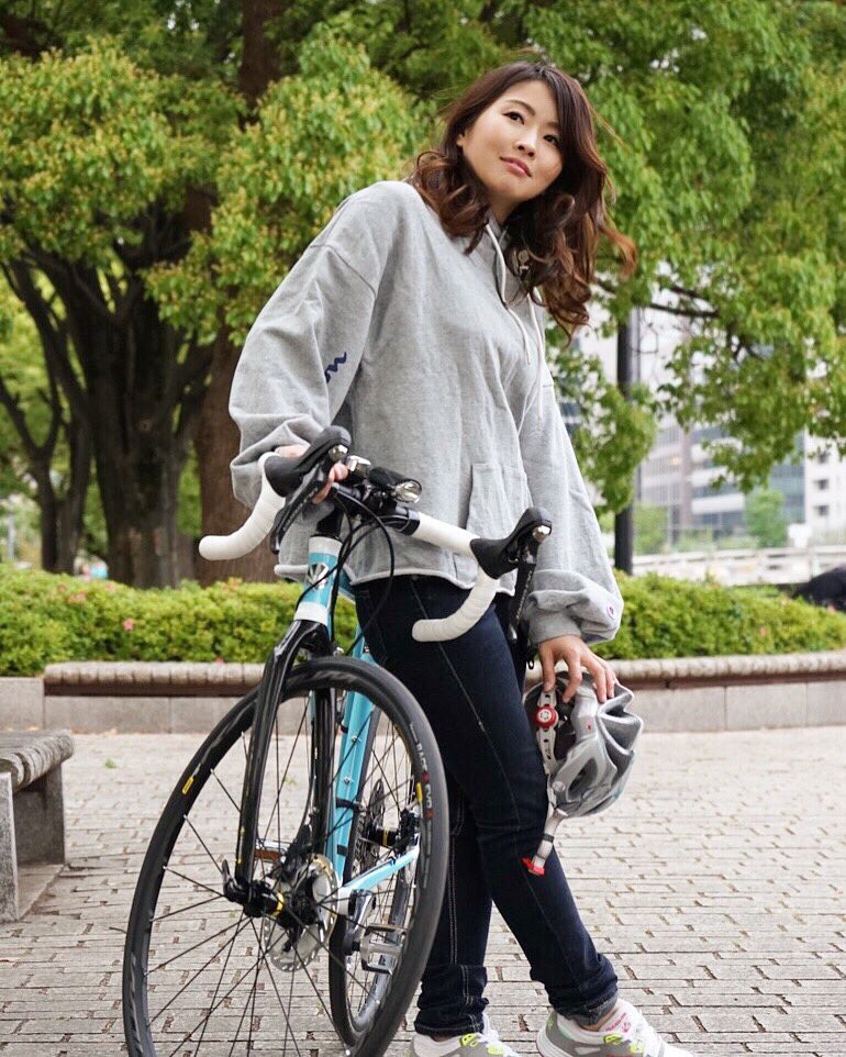 楪 望 フリーアナウンサー ついにオーダーしていたロードバイクが届きまして 嬉しくて ニヤケっぱなしです 新しい相棒ができました Panasonicbike Panasonic ロードバイク女子 自転車女子 Roadbike クロモリ サイクリスト 自転車 楪 望 フリーアナウンサー ついにオーダーしていたロードバイクが届きまして 嬉しくて ニヤケっぱなしです 新しい相棒ができました Panasonicbike Panasonic ロードバイク女子 自転車女子 Roadbike クロモリ サイクリスト 自転車