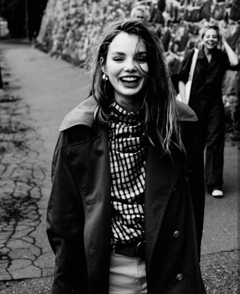 ⠀⠀⠀⠀⠀⠀⠀⠀─⠀♔⠀─

⠀⠀ᥲᥒothᥱr ρhotoshot ιᥒ thᥱ strᥱᥱts.
by stark, morgan.