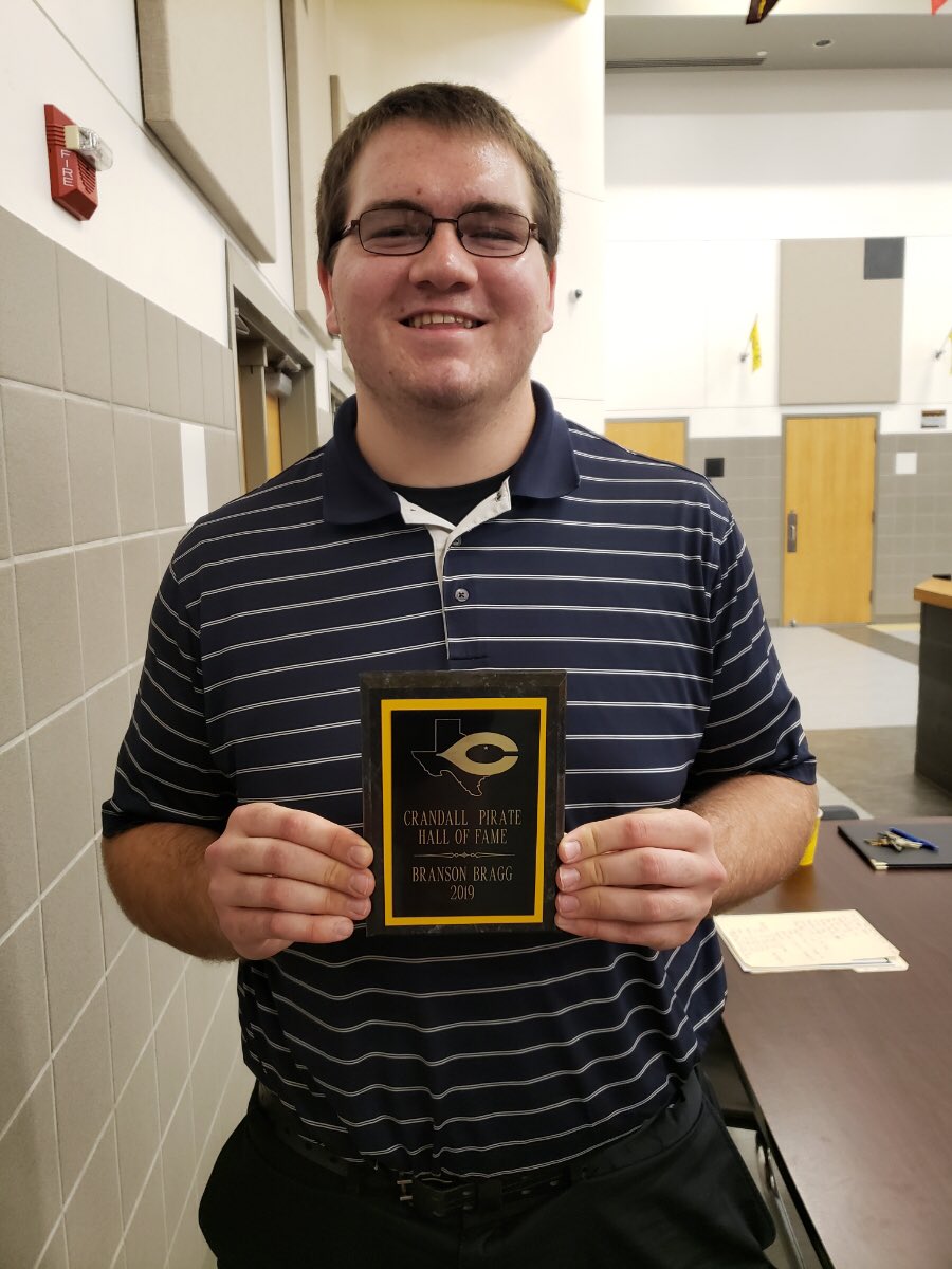 AllenCathe's tweet image. Branson received the Hall of Fame Award last night! It doesn&apos;t get any better than this! You&apos;re a great leader and an inspiration to your teammates...and you&apos;re a dang good kid. ❤❤❤ #cardclass19 @bransonbragg72