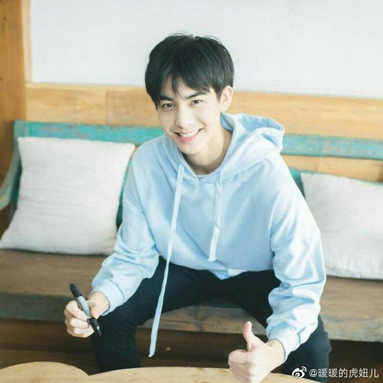The beautiful smile from handsome Weilong © on pic #宋威龙