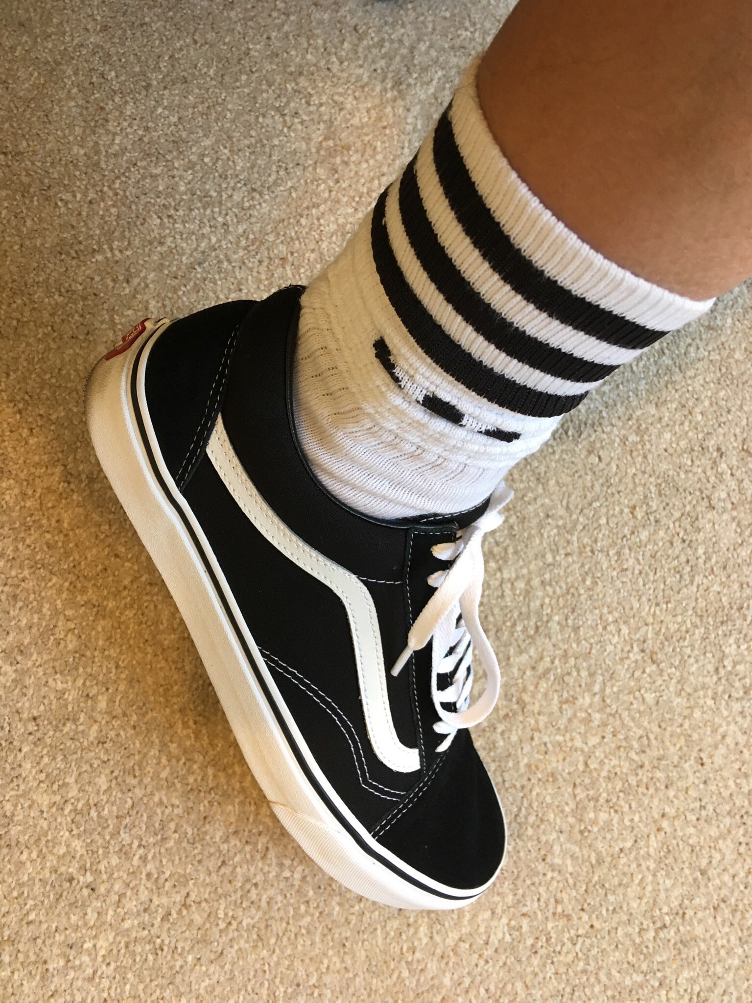 Lee 🇬🇧👟🧢🧦 on Twitter: "My mate @trainerboi23 said the new Adidas socks  would look good with Vans. I agree :) https://t.co/jqxSnqO7Nj" / Twitter