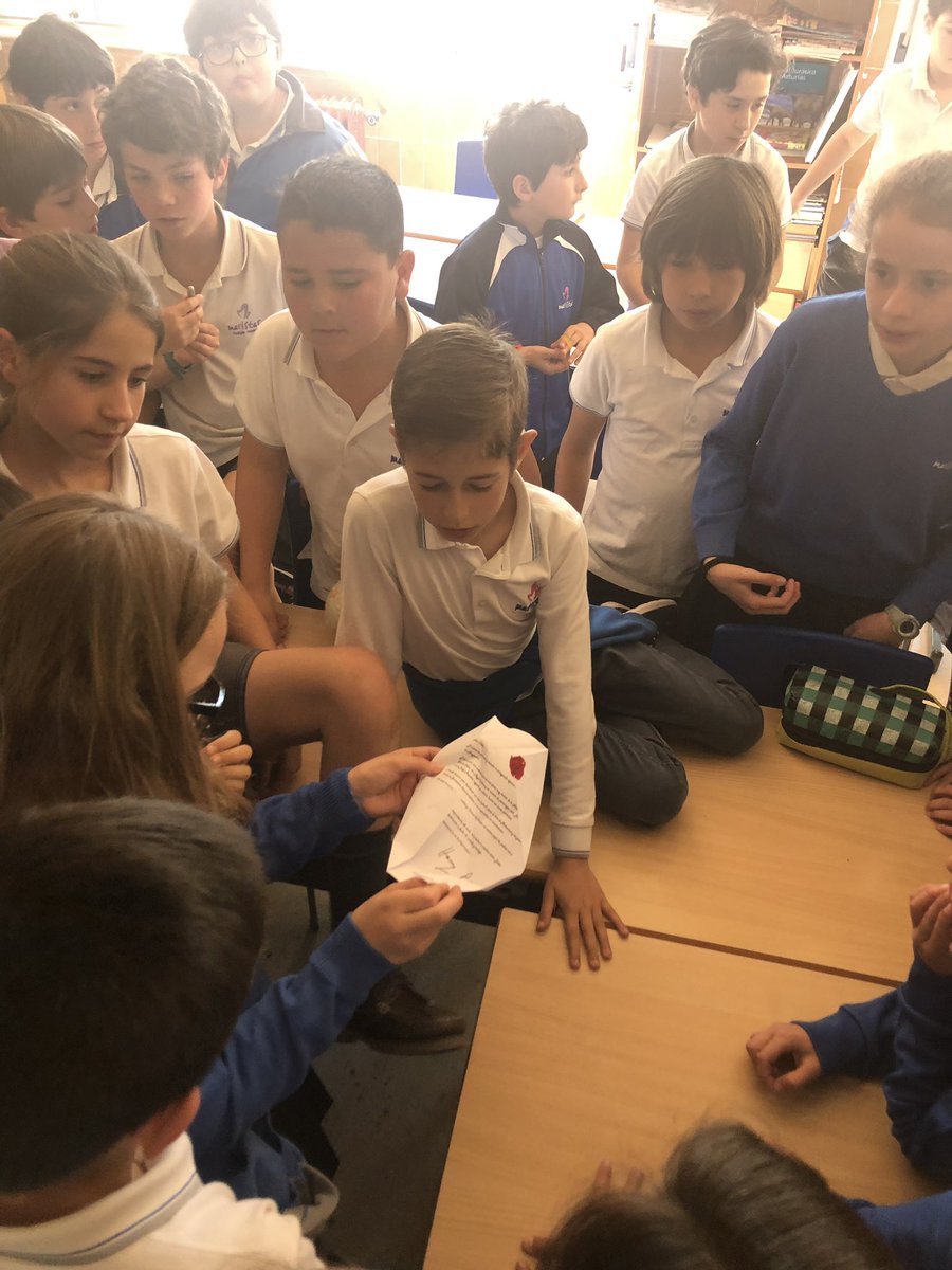 #HarryPotter sigue haciendo de las suyas y nos encontramos hoy otra carta con los objetivos a conseguir esta semana para Hogwarts, esto cada vez se pone más interesante 👏🏽👏🏽! <a href="/ausevamaristas/">Maristas Auseva</a> #TeCuentoUnaHistoria #SomosMaristas