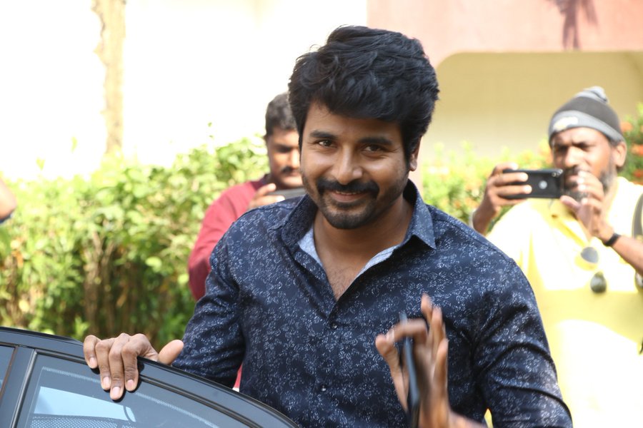 itz_me_Rashid_'s tweet photo. #MrLocalPressMeet #MrLocal @Siva_Kartikeyan Anna...😍😍😍😍 https://t.co/S7eS9Fna37