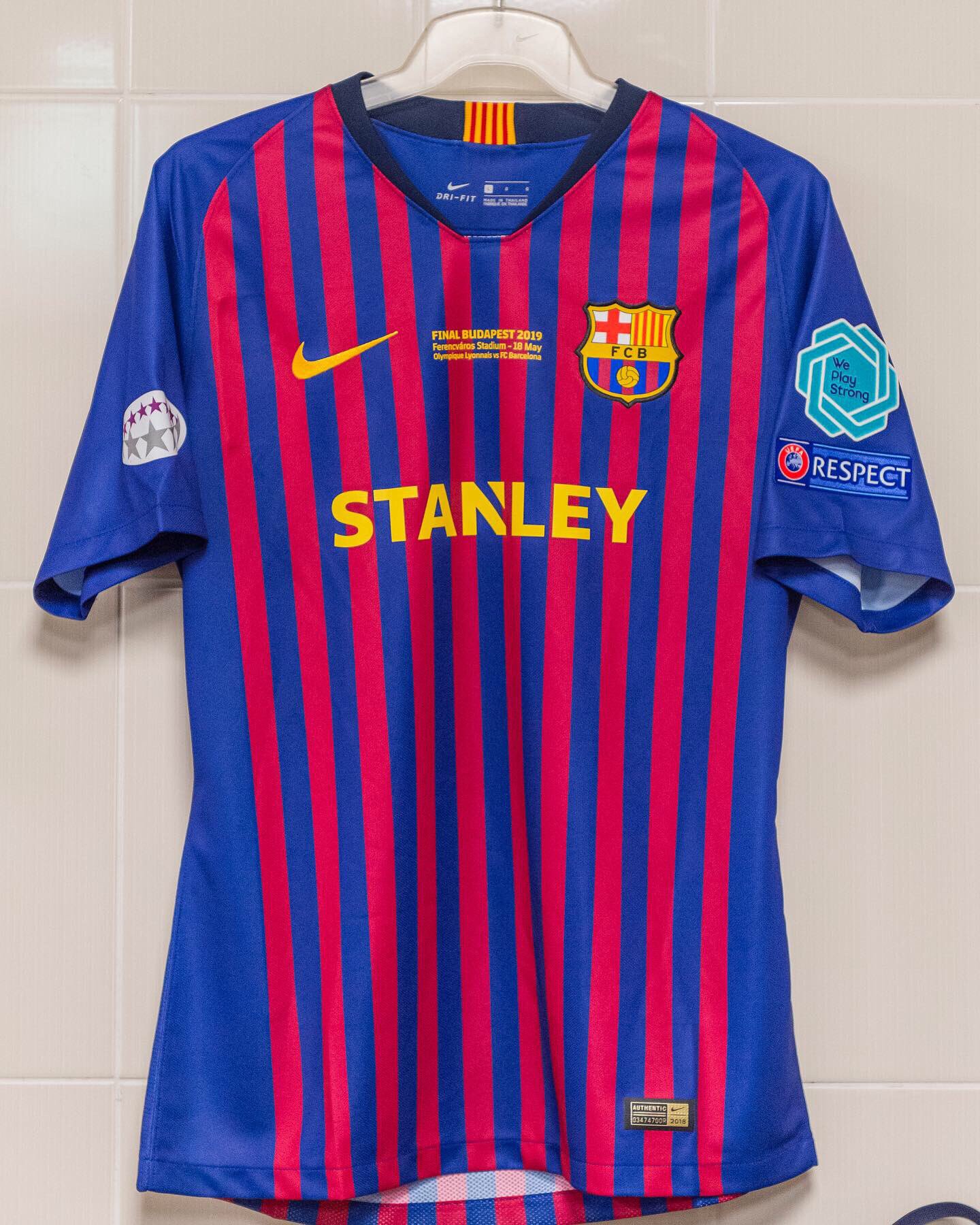 FC Barcelona Femení on Twitter: "🔵🔴 The Barça shirt for @UWCL ⭐ Así es la camiseta de la final de la Liga de Campeones 😍 samarreta única per a una
