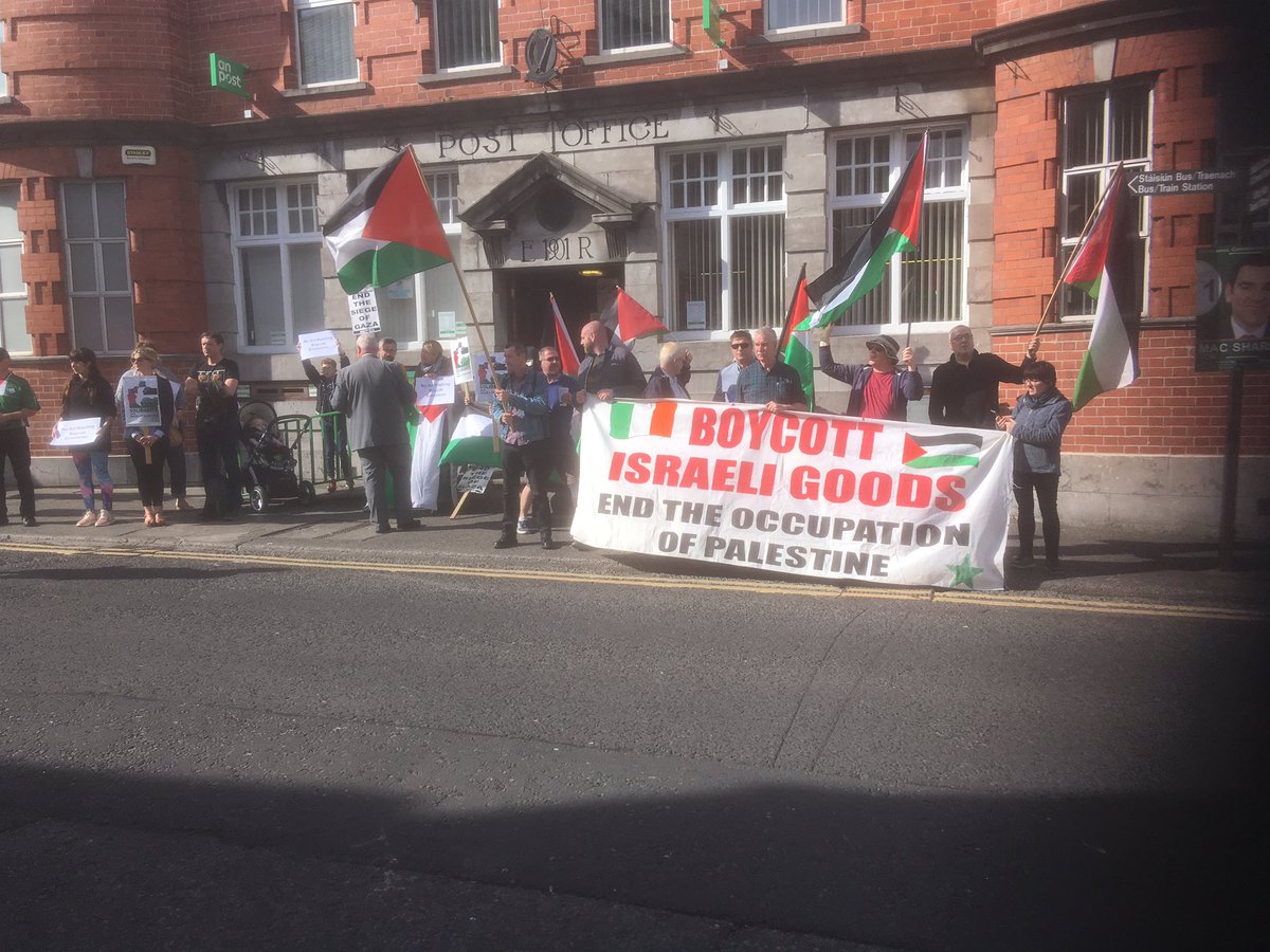 dimitri16's tweet image. On Monday comrades from SF, PBP, local left activists &amp;amp; supporters of the Palestinian struggle gathered at Sligo GPO to call for a boycott of the 2019 EUROVISION song contest -END THE SLAUGHTER IN GAZA! #supportbds