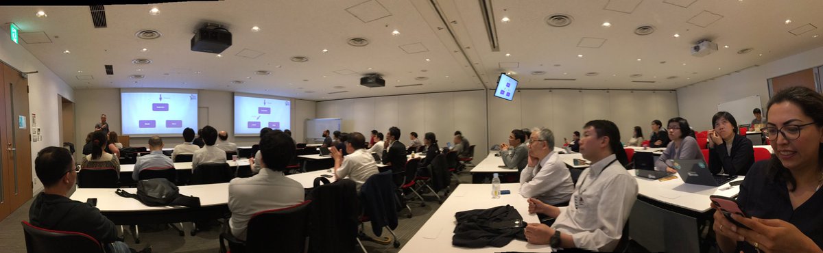 ameliaeiras's tweet image. Now @ivar_grimstad presenting Action-Based #MVC! @java 💙@jcp_org sharing part of tonight with the @JJUG community #Tokyo fun!