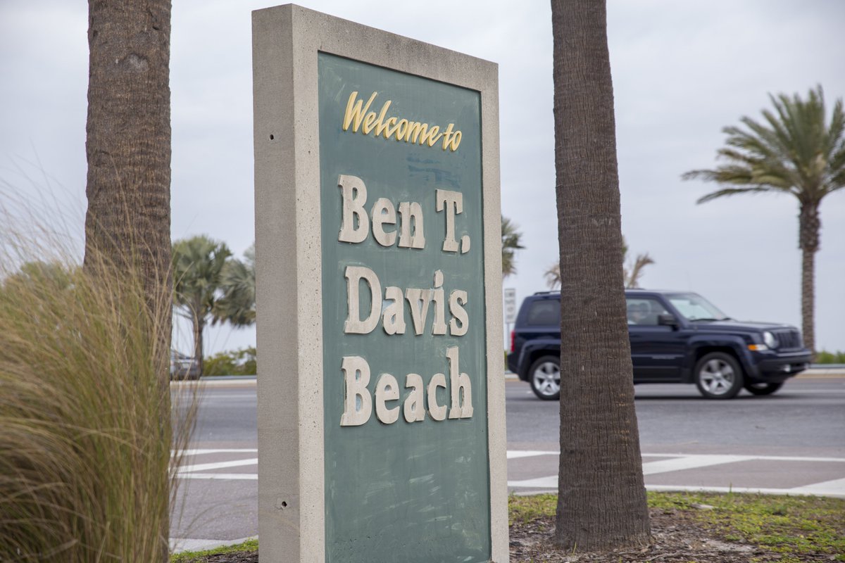 A5 Gotta be Ben T. Davis Beach. It's on Tampa Bay, instead of the Gulf