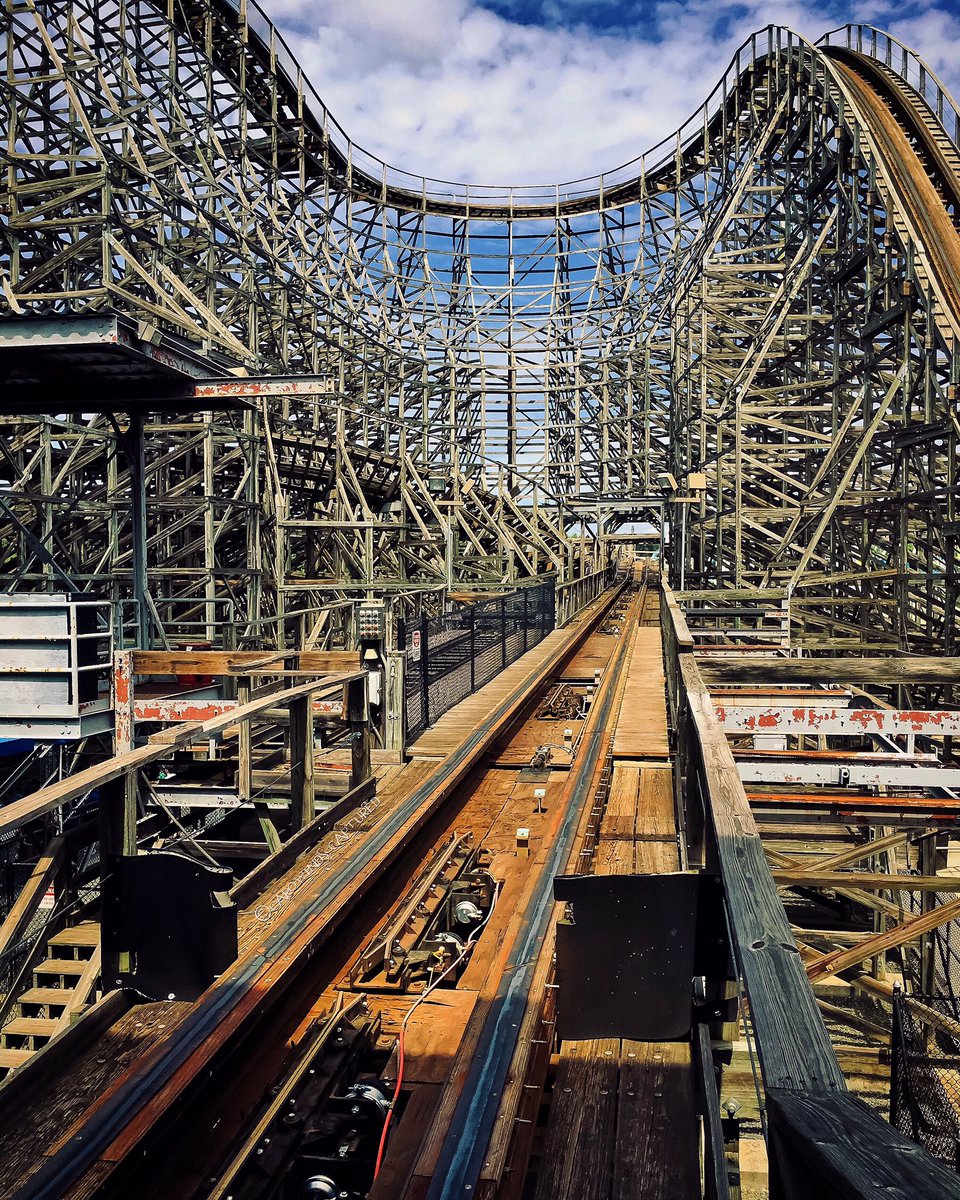 btweentheparks's tweet photo. Good morning Coaster lovers!!! 
@Carowinds #carowinds https://t.co/GxROSVNjFH