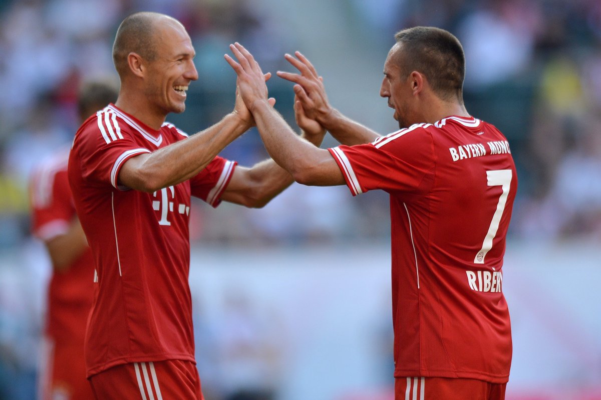 FCBayernEN's tweet photo. 🗣️ @ArjenRobben on his friendship with @FranckRibery: "It just clicked from the first day. It has been so much fun on the pitch, there have been many wonderful goals. Assists from Franck, goals from me. The other way round too, but not as many." 😉

#FCBayern #MiaSanMia https://t.co/U0LnIqIE0n