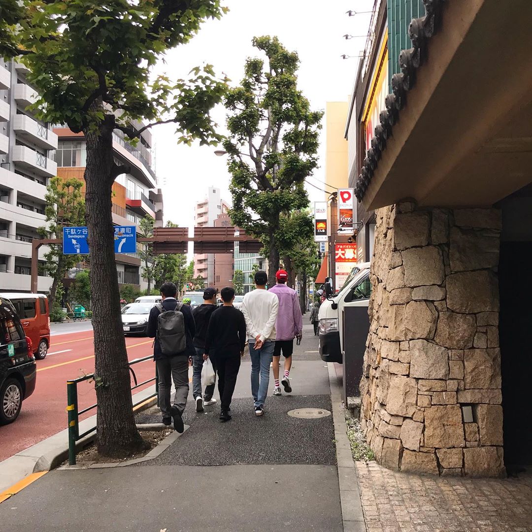 inksoomissedit's tweet photo. [IKYMI] 190514 Kyungsoo and hyung squad seen walking around Japan last year this day

#도경수 #디오 #DO (D.O.) #DohKyungsoo @weareoneEXO https://t.co/BoebzzzEsr