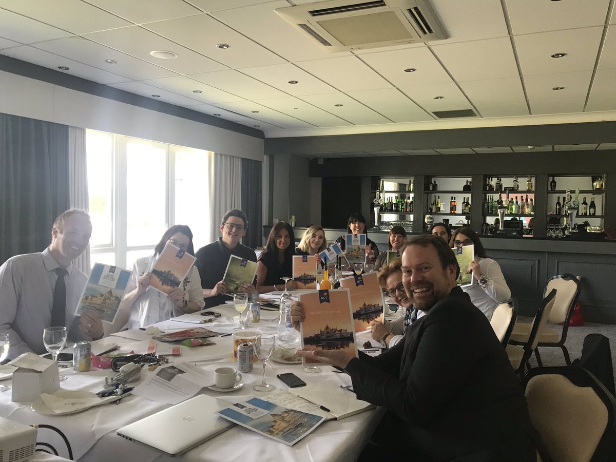 APT_Becky's tweet photo. I had such a warm welcome from the Destination Lounge team today! So great to spend quality time with them, discussing all things #APT
#tradesupport #theAPTdifference #BookAPT @APTAgentClub https://t.co/AkTw45FLAa
