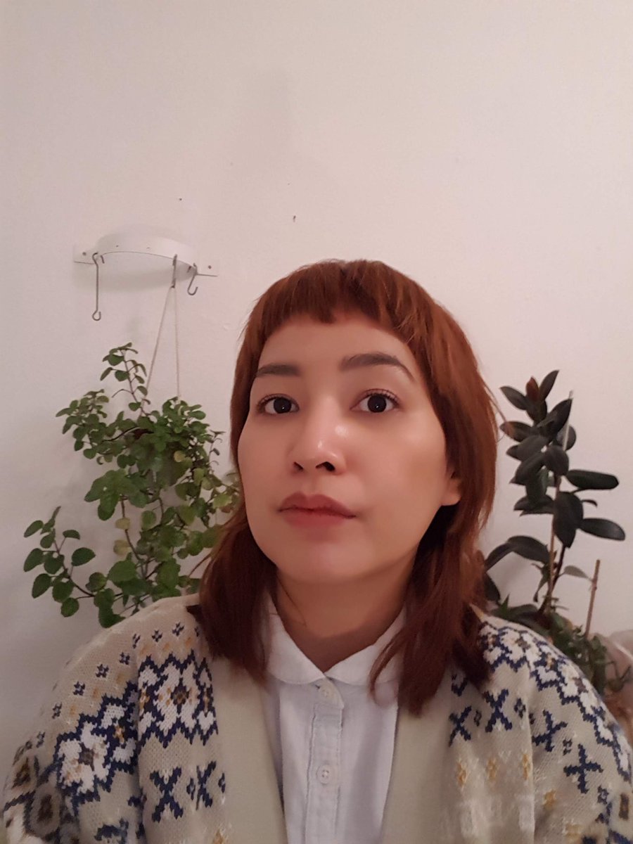 3ofCupsPress's tweet photo. Poet @violeteye has written two poetry collections #KotaIniKembangApi & #NonSpesifik pub’d by Gramedia Pustaka Utama, & a collection of personal essays #FamiliarMesses pub’d by Kepustakaan Populer Gramedia, all in Indonesia. She is a 2018 WrICE Indonesia/Australia Writing Fellow. https://t.co/357aJFe6SJ