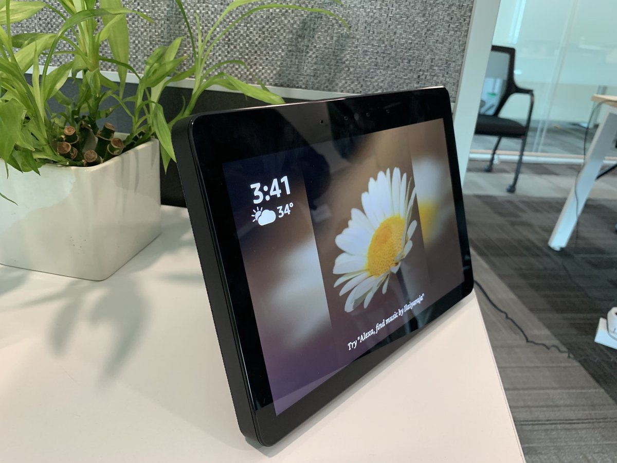 kvnrohit's tweet photo. Spent some time with #EchoShow at Amazon India office in Bengaluru.. Big 10-inch HD screen makes for a good kitchen tv or even in the living room to control smart gadgets of the house.. #DayWithAlexa https://t.co/jJc6Rn8F2B