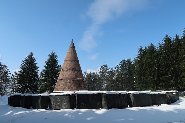 rccint's tweet photo. #Futuristic #WorldWarII monuments making comeback 🚀as Balkan’s tourism attraction😊
New #culture #tourism product➡️#Monumental #Trail being developed by #RCC #EU funded project❗
🇪🇺#PoweredbyRCC
More 👉 https://t.co/K1YVEIlTIL
#EXPEDITIO #BackToTheFuture #art #WesternBalkans https://t.co/jJ0fa9oimO