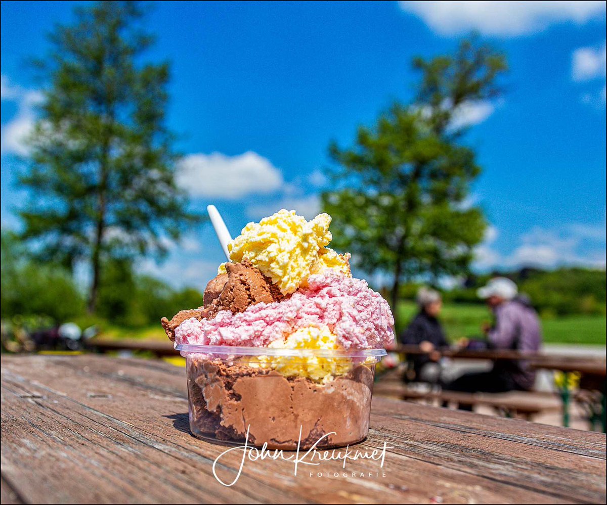 Wingbergerhoeve's tweet photo. Genieten van een ijsje in het mooie lenteweer. https://t.co/Sr1isaIcSS