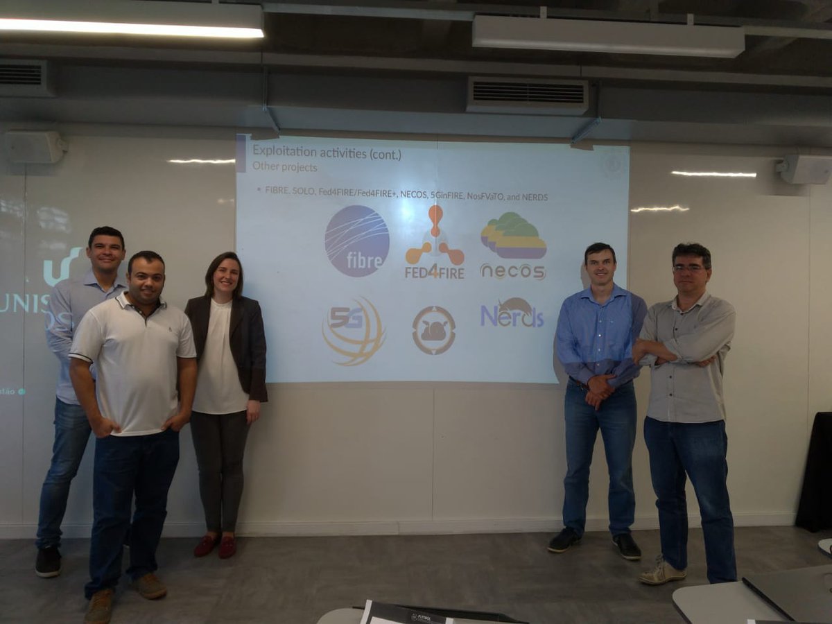 magmartinello's tweet photo. This is the lab nerds team (https://t.co/iWXLNUv76U) presenting our work in the final review of Futebol project.  Thank you guys for the fantastic engagement ... It was a major experience having real technological impact on networking. https://t.co/CJHuDbGzth