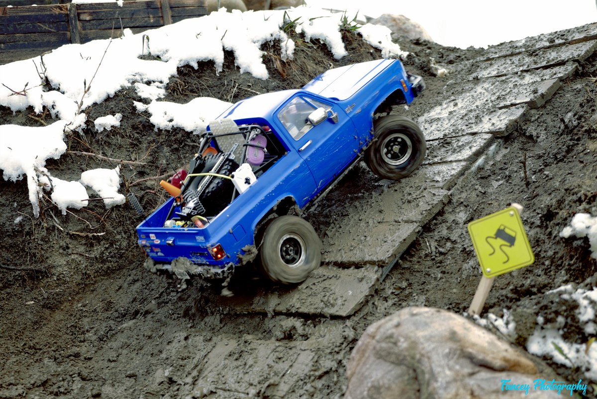 RcCrawlerKing's tweet photo. Your present circumstances don't determine where you can go; ✈️ they merely determine where you start. 🚩 #venompowered #poweryourpassion #rc #photography 📸 #offroad #calltocrawl @Venom_RC @rcmart @HobbyKingLive @banggood https://t.co/MmUcmYiWwx