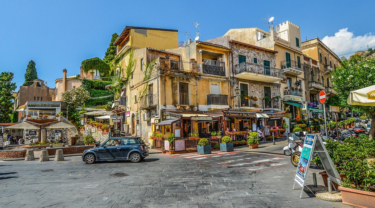 TravelFave's tweet photo. Got 10 Minutes a Day? Master Italian to Avoid These Travel Mishaps https://t.co/n0Z8PKkhqd https://t.co/KgfxvrVqxw