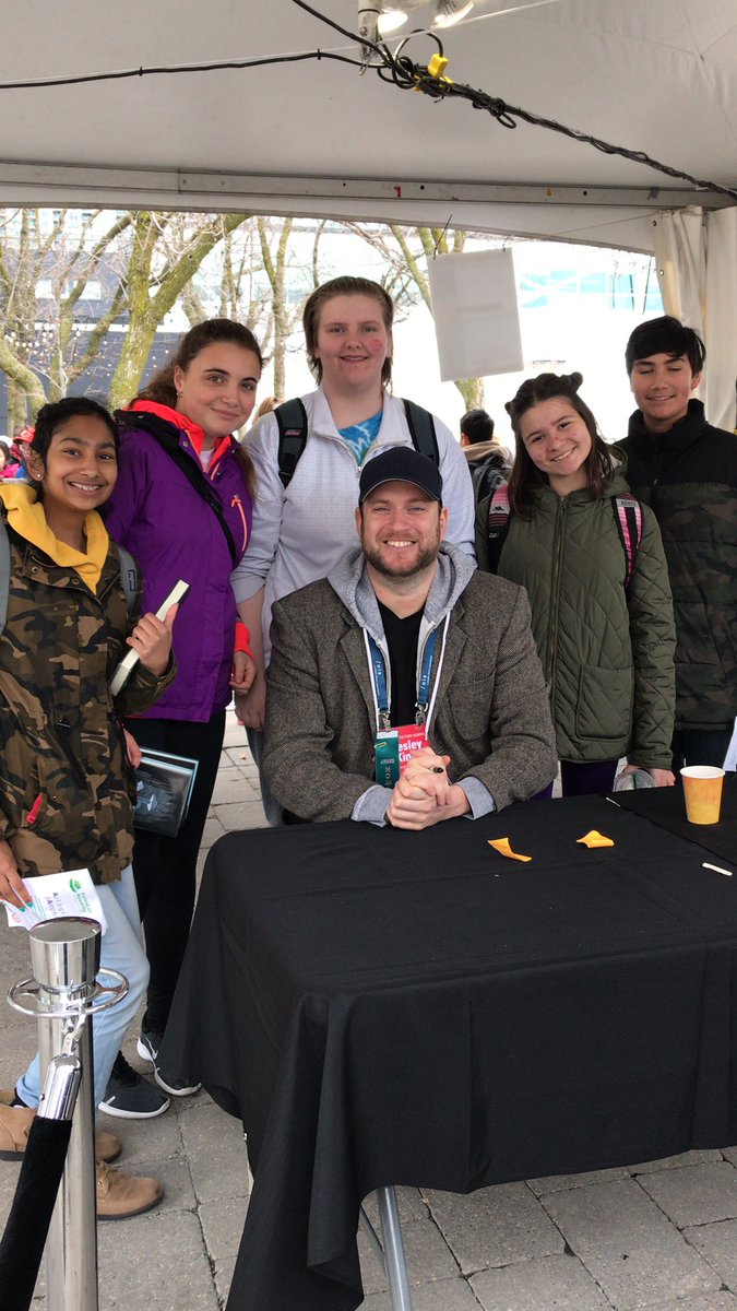 lksimcoepslib's tweet photo. Meeting today’s winner of #redmaplefiction @WesleyTKing at the Toronto #festivaloftrees #ForestofReading @LakeSimcoePS https://t.co/gCgv2zJQcg