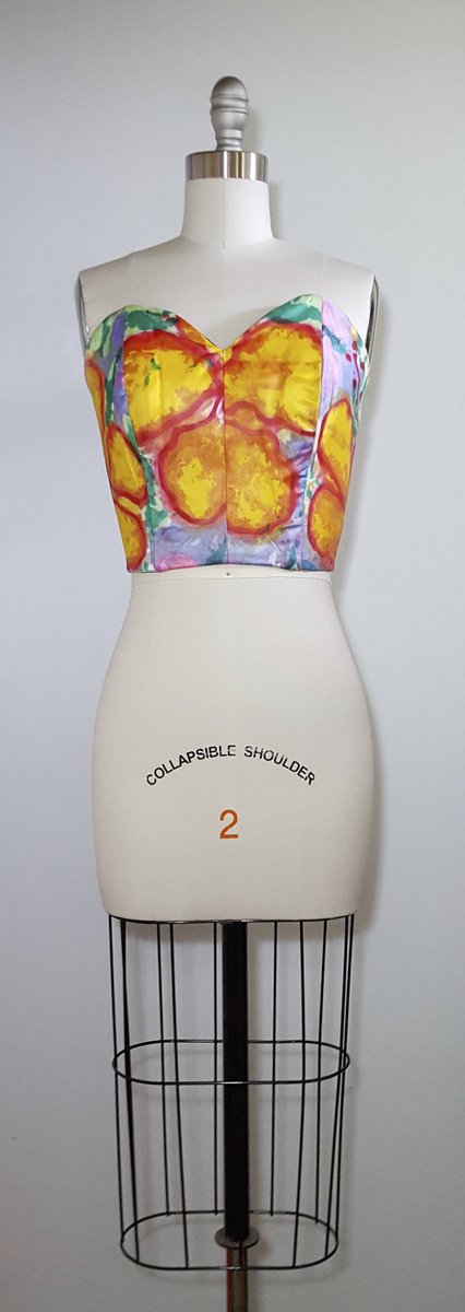RetrouvBiz's tweet photo. 1980s hand painted bustier | 80s bustier bra top size xsmall https://t.co/N3NrHScTwy #fashion #wasteless #vintageforsale #Vintagelifestyle #vintagefashion #truevintage #retrouverbiz #vintageclothing https://t.co/Lq6nKUPdoA