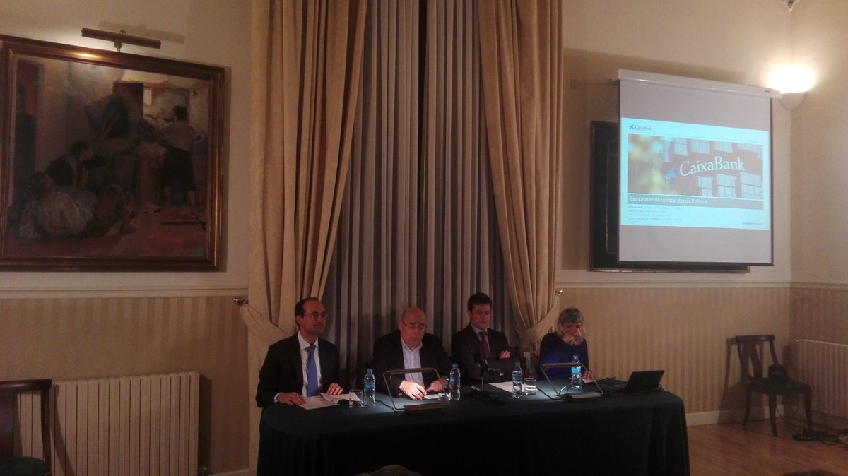 amicspais's tweet image. La pèrdua de confiança en les institucions i la classe política després de la crisi financera del 2008 i les #desigualtats generades per la reestructuració del deute són causes de la #polarització #política.
Ho explica @CanalsClaudia al #debatamicspais