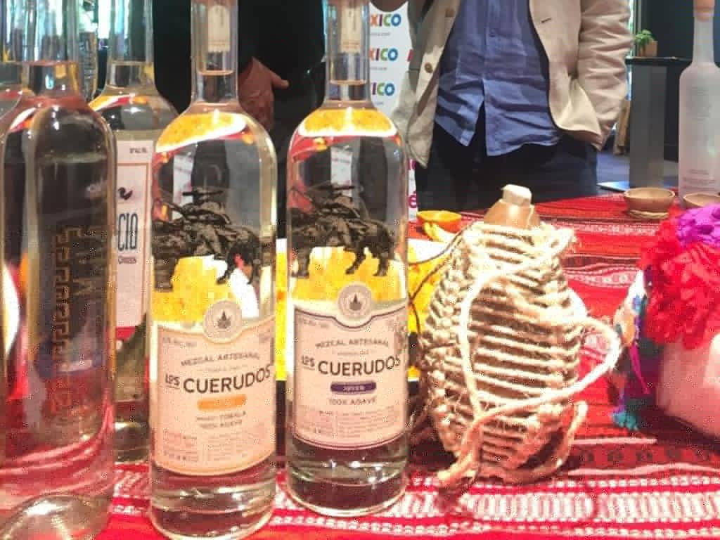 mezcal_oaxaca's tweet photo. Mezcal Los Cuerudos presente en
Diplomats wine Extravaganza by #diplomatmagazine, realizado en el país de Holanda. https://t.co/oLEgol0wqJ
