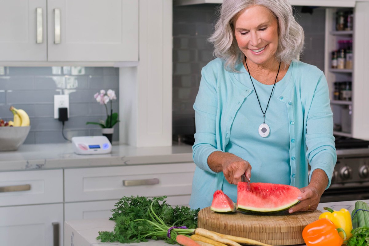 MobileHelpNow's tweet image. The simplest tasks can seem scary when you don&apos;t feel safe. Fear of the unknown can be crippling...

MobileHelp works to help you invest in your safety and take back your power! You can be the #hero in your own journey by making a plan to #ageinplace safely!

#MobileHelpHeroes