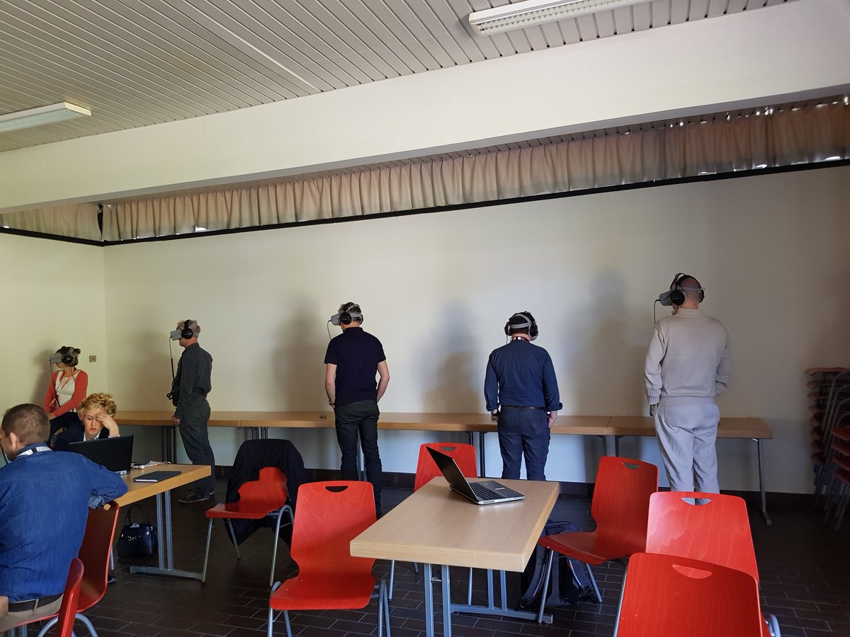 Vandaag een workshop "Training in VR" gegeven aan preventieadviseurs tijdens het jaarlijkse congres van #ProvinciaalVeiligheidsinstituut #StadAntwerpen. Hierbij is de aftrap gegeven van het VR-project rond #IntegraleVeiligheid <a href="/AP_Hogeschool/">AP Hogeschool Antwerpen</a>