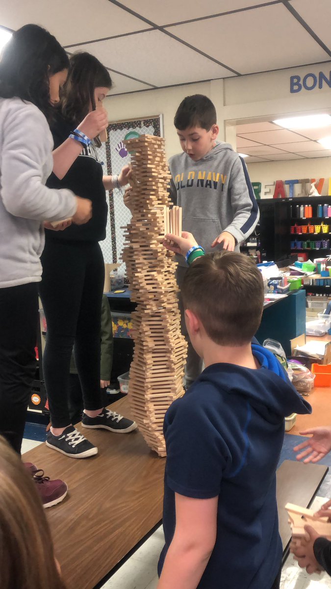 LoveMemorialArt's tweet photo. #kevablock creations in the art room! Can they touch the ceiling?! @MannKati https://t.co/oUGwroHUsW