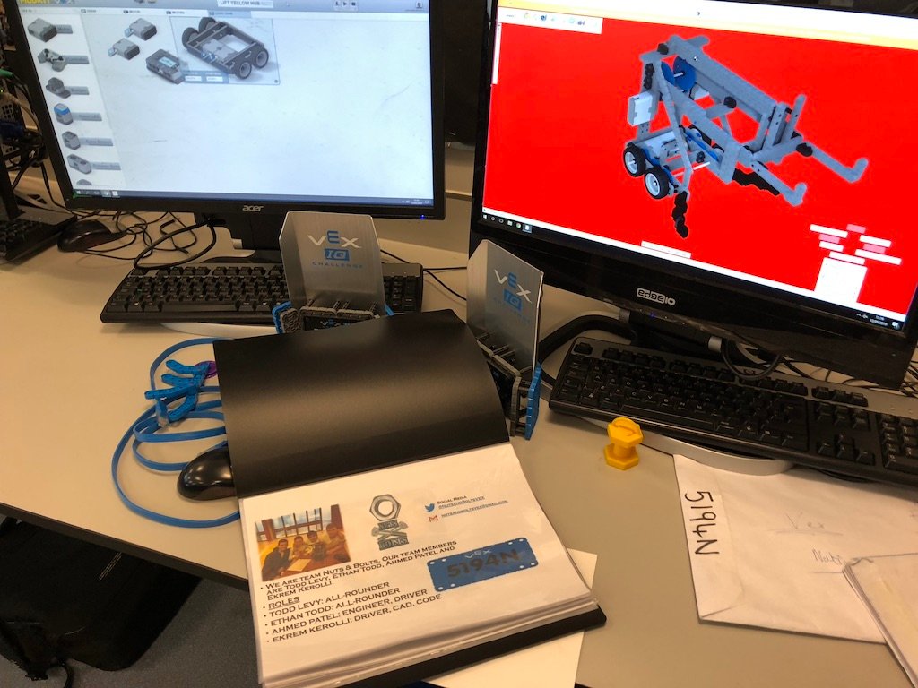 TeacherToolkit's tweet photo. It was a privilege to meet @steve_fctuning and see the work he is doing with girls (and boys) into #STEM.
Take a look at his #robotoics club students!
Cc @nutsandboltsvex, @GirlBots, @invexibles
#edtech #autodesk #Fusion360 #CAD #CAM #DTchat https://t.co/VxHPwN8sfQ