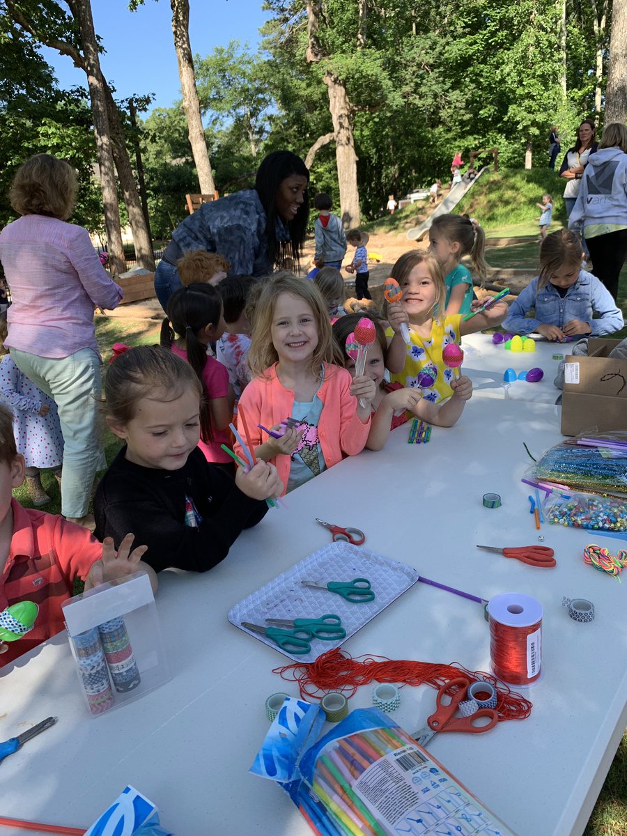 StaceyWhalen2's tweet photo. Frontier day Fun! #mvlittles https://t.co/9n4pbfgbIg