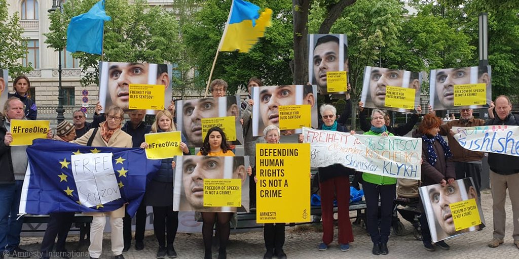 amnesty_de's tweet image. Unsere Forderung an die russischen Behörden ist kurz: #FreeOleg now!
Heute demonstrierten wir vor der russischen Botschaft in #Berlin und kommen wieder, bis #OlegSentsov endlich wieder frei ist.