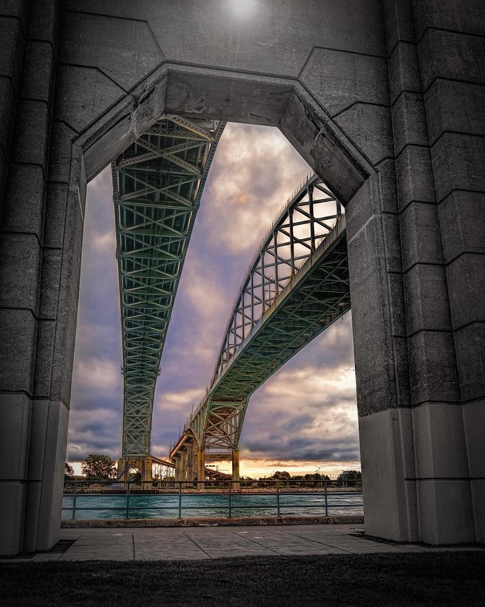 PureMichigan's tweet photo. @TheTravelCamel @Cruisewriter A1: As #PureMichigan is surrounded by water, we have some pretty spectacular bridges in many of our cities including the Blue Water Bridge in #PortHuron, the Sault Ste. Marie International Bridge in @VisitTheSault &amp; of course the Mighty Mackinac Bridge!

#TRLT #PureMichiganChat https://t.co/ZRhGrNE7Qw