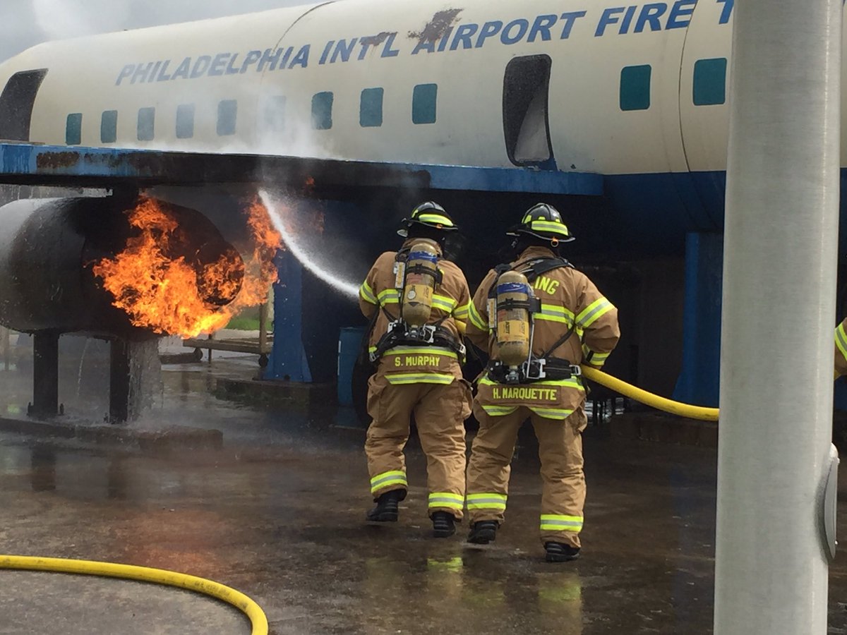 ARFFCapt8's tweet photo. ARFF Burn @ Engine 78 - Philly ARFF @PFDCorrigan
@IAFF22
#ARFF
@PFDDabrowski
@PhillyFireDept https://t.co/cqZCRBWWqH